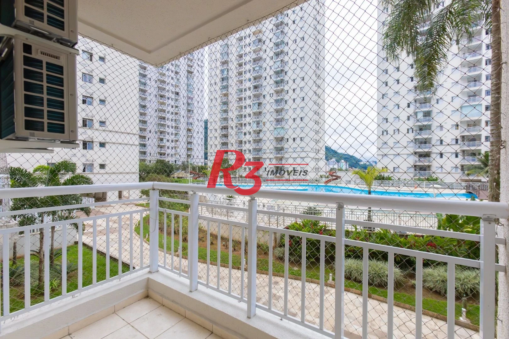 Apartamento com 2 dormitórios à venda, 64 m² por R$ 610.000,00 - Marapé - Santos/SP
