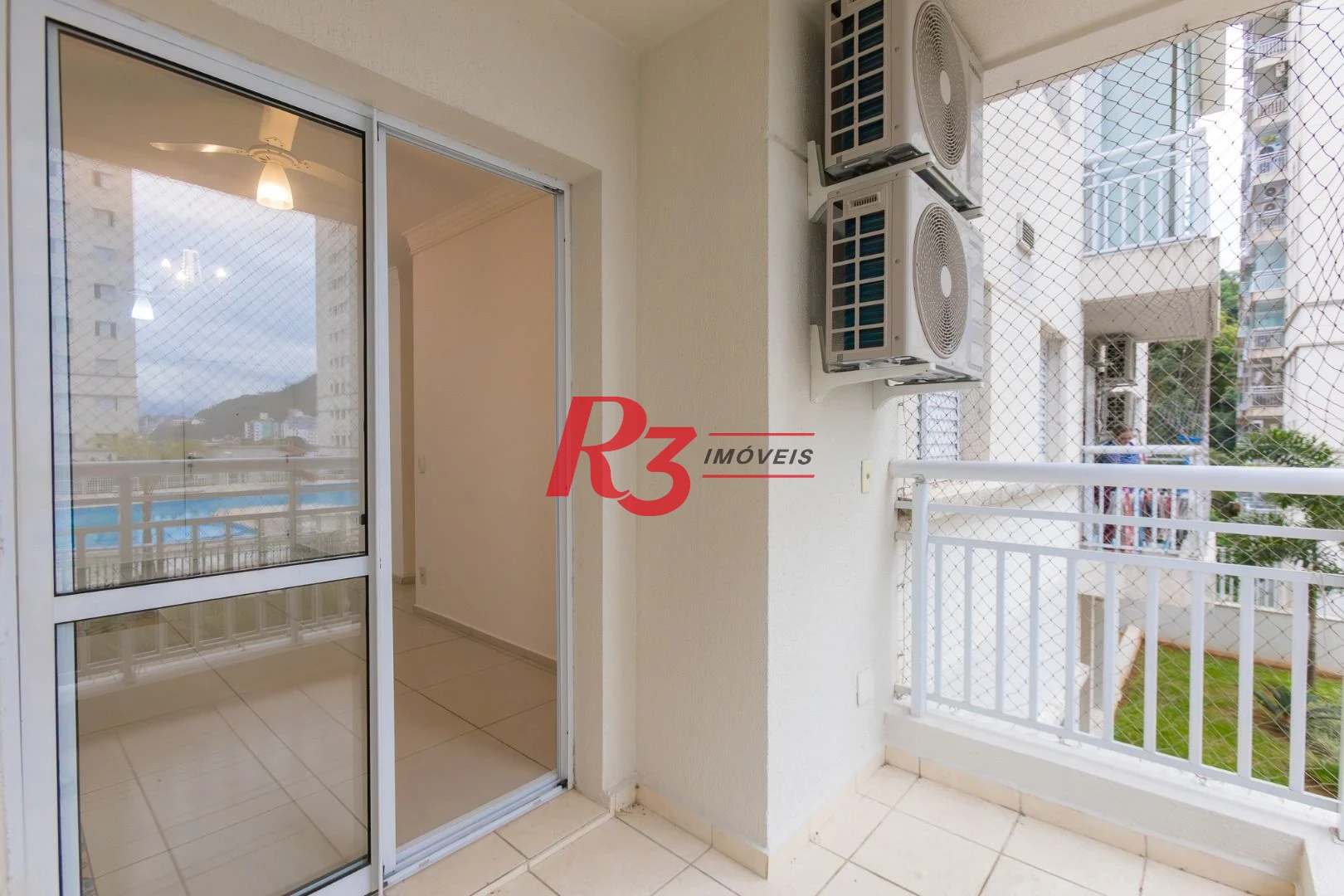 Apartamento com 2 dormitórios à venda, 64 m² por R$ 610.000,00 - Marapé - Santos/SP
