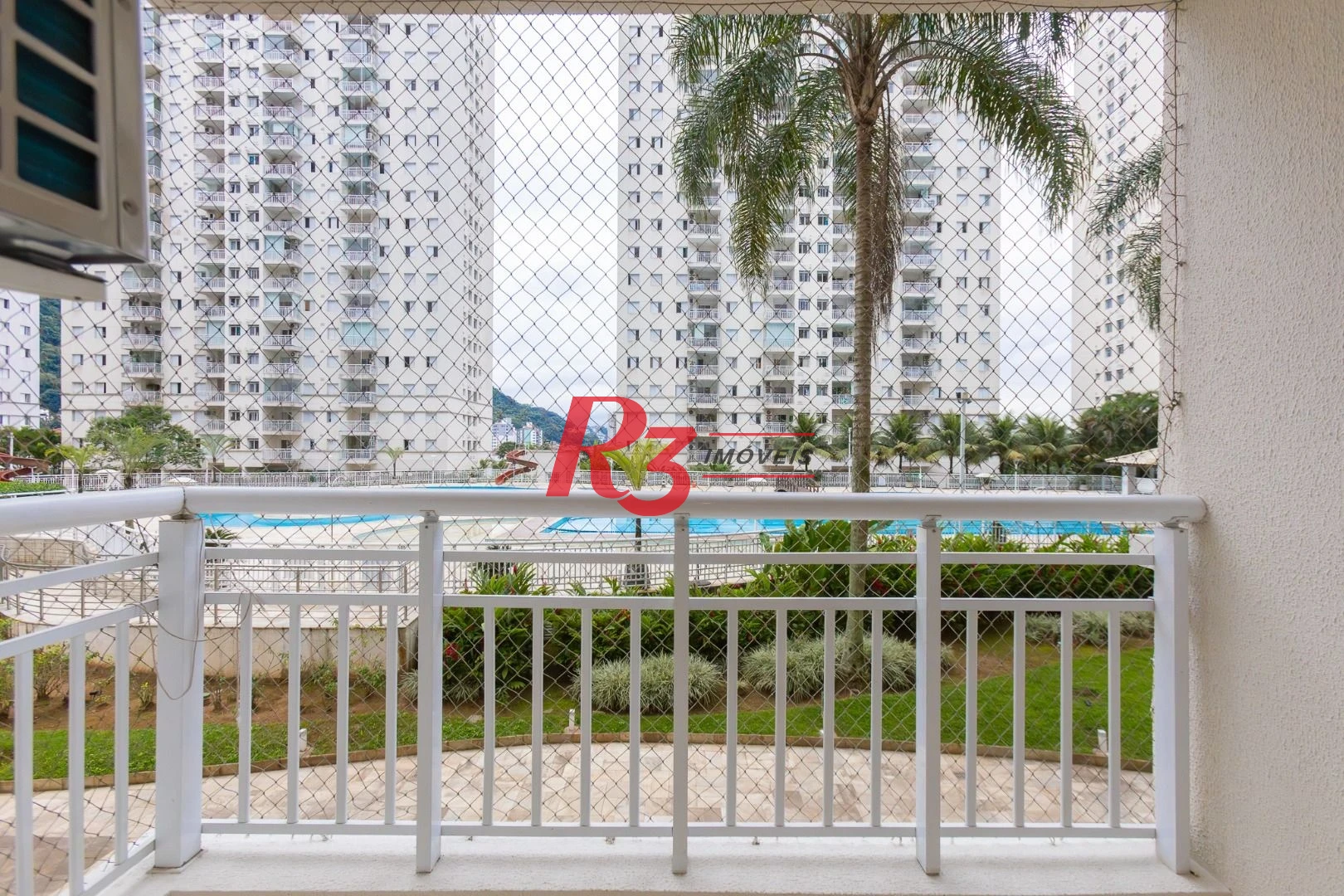 Apartamento com 2 dormitórios à venda, 64 m² por R$ 610.000,00 - Marapé - Santos/SP