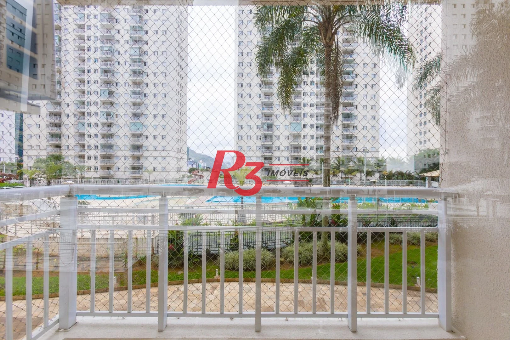 Apartamento com 2 dormitórios à venda, 64 m² por R$ 610.000,00 - Marapé - Santos/SP