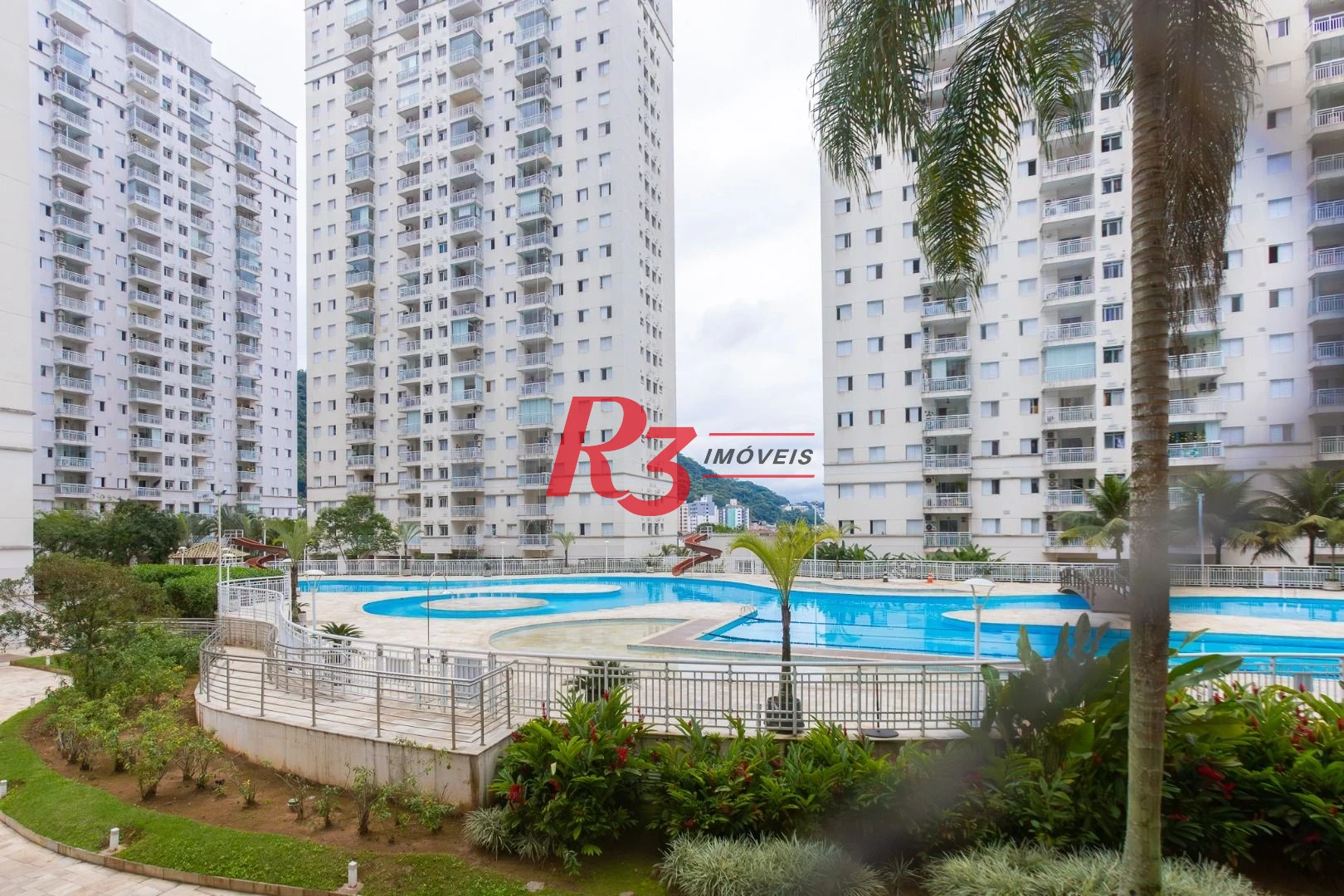 Apartamento com 2 dormitórios à venda, 64 m² por R$ 610.000,00 - Marapé - Santos/SP