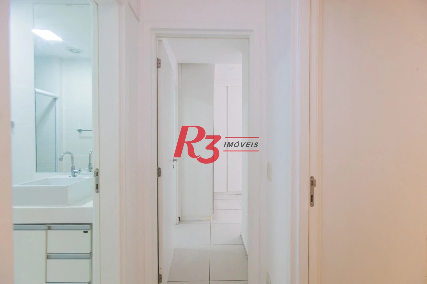 Apartamento com 2 dormitórios à venda, 64 m² por R$ 610.000,00 - Marapé - Santos/SP
