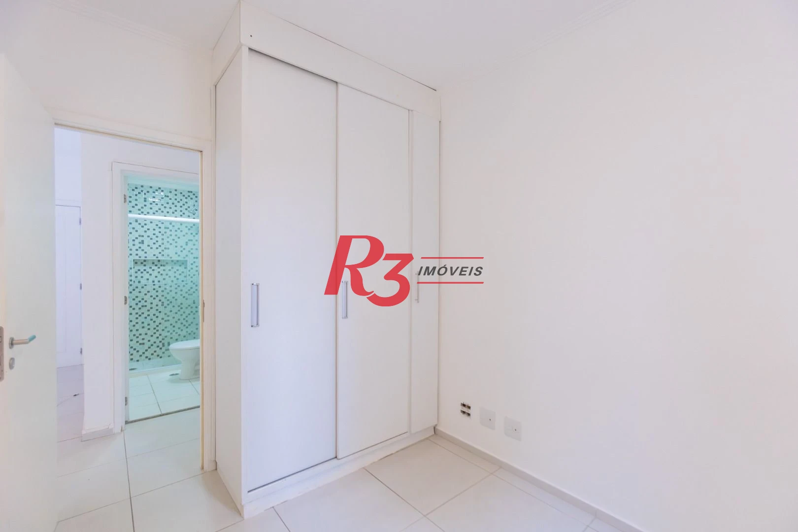 Apartamento com 2 dormitórios à venda, 64 m² por R$ 610.000,00 - Marapé - Santos/SP