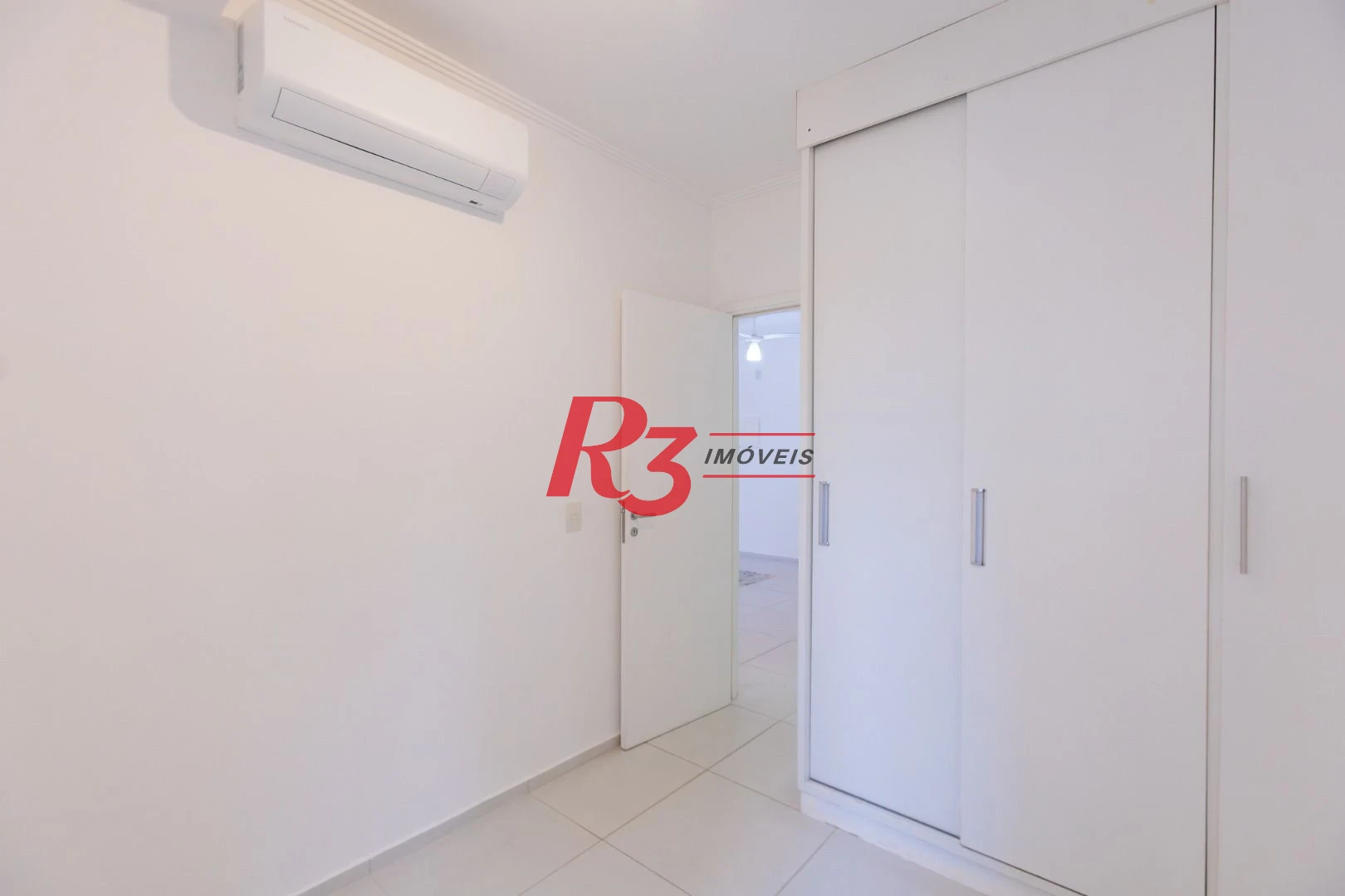 Apartamento com 2 dormitórios à venda, 64 m² por R$ 610.000,00 - Marapé - Santos/SP