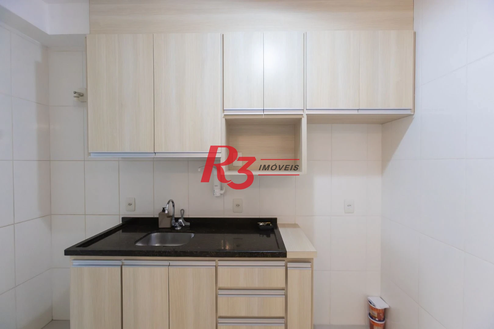 Apartamento com 2 dormitórios à venda, 64 m² por R$ 610.000,00 - Marapé - Santos/SP