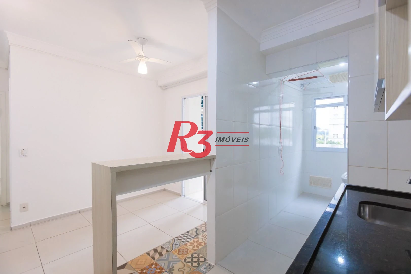Apartamento com 2 dormitórios à venda, 64 m² por R$ 610.000,00 - Marapé - Santos/SP