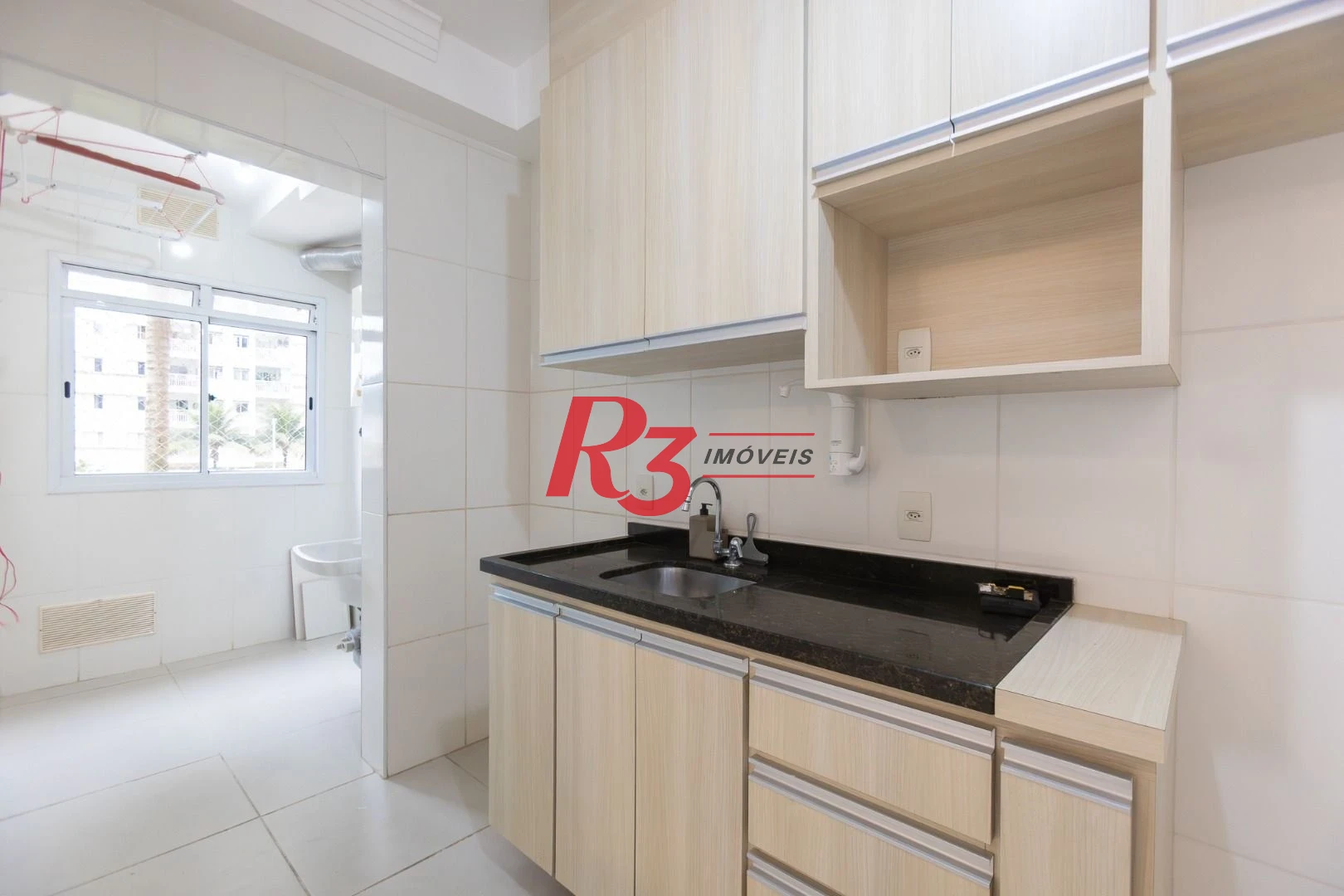 Apartamento com 2 dormitórios à venda, 64 m² por R$ 610.000,00 - Marapé - Santos/SP