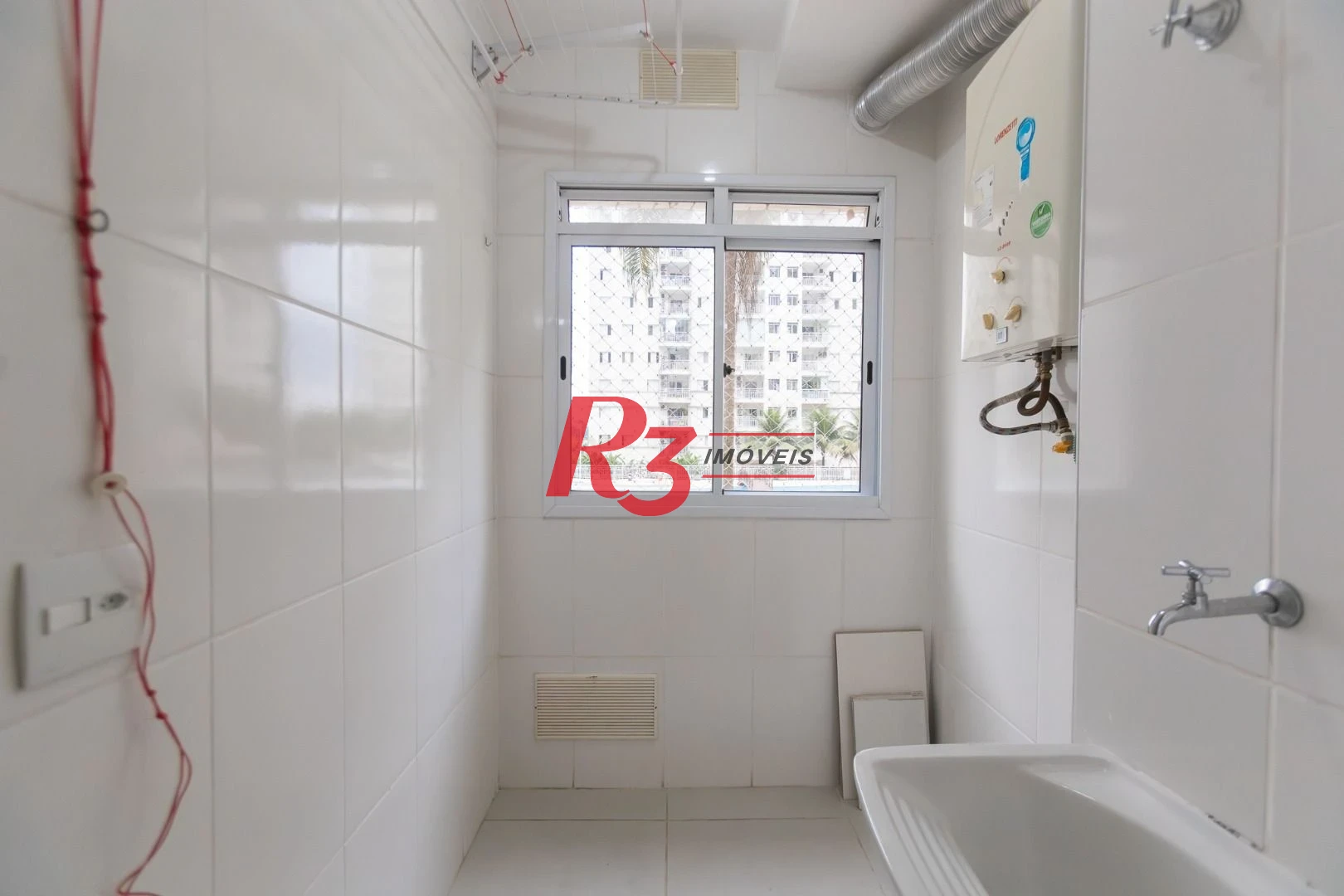 Apartamento com 2 dormitórios à venda, 64 m² por R$ 610.000,00 - Marapé - Santos/SP