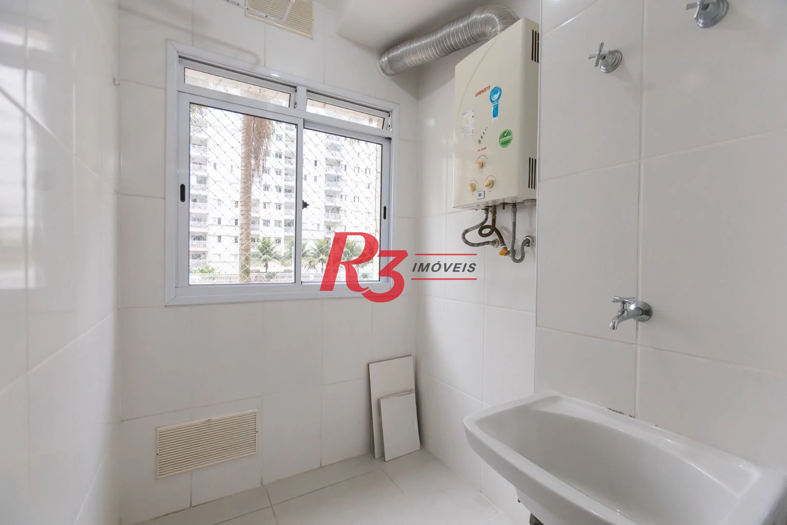 Apartamento com 2 dormitórios à venda, 64 m² por R$ 610.000,00 - Marapé - Santos/SP