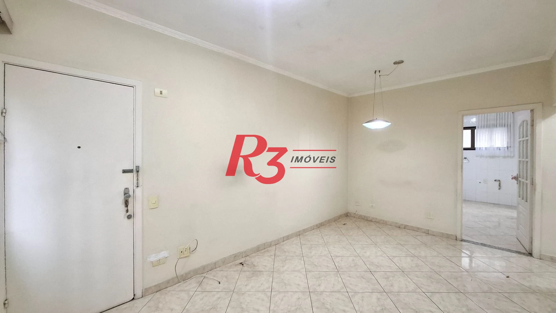 Apartamento à venda, 2 quartos, 1 vaga, prédio frente praia, no Gonzaga, Santos SP