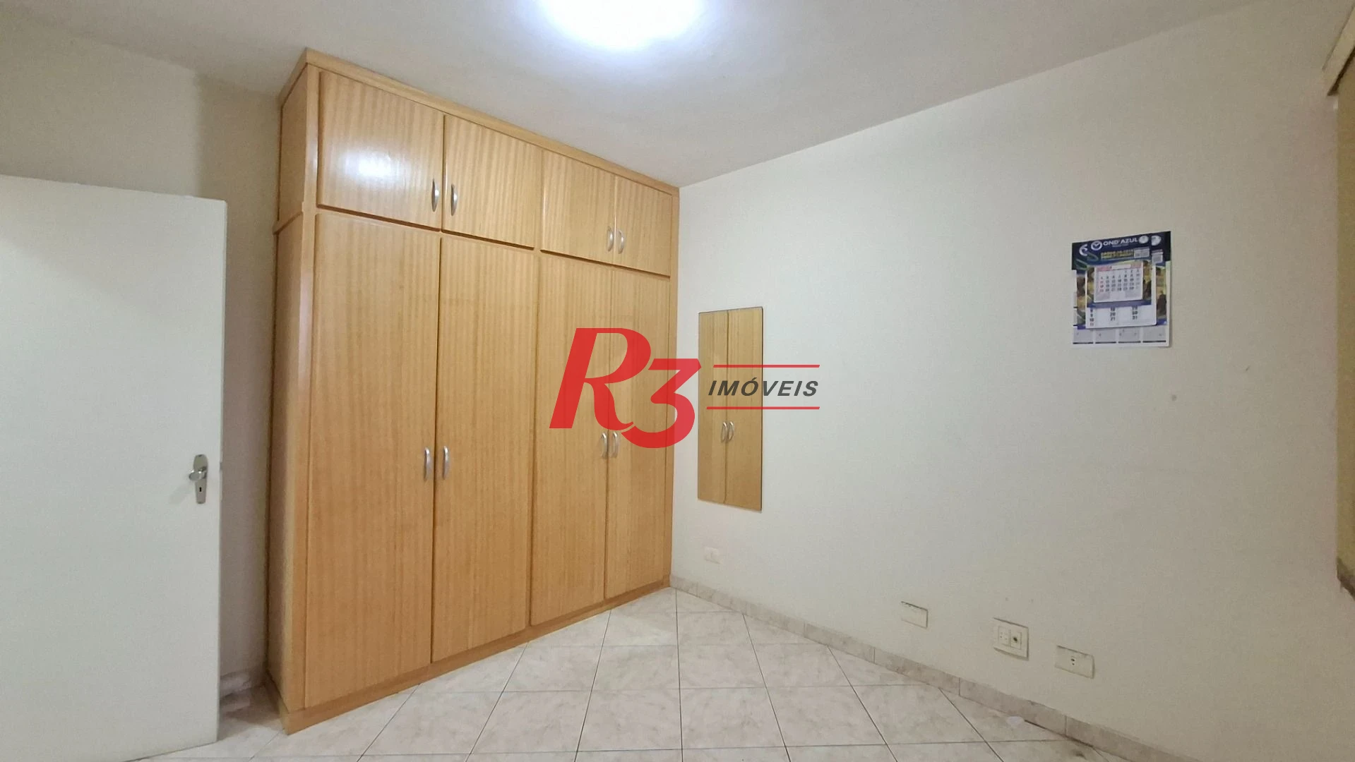 Apartamento à venda, 2 quartos, 1 vaga, prédio frente praia, no Gonzaga, Santos SP
