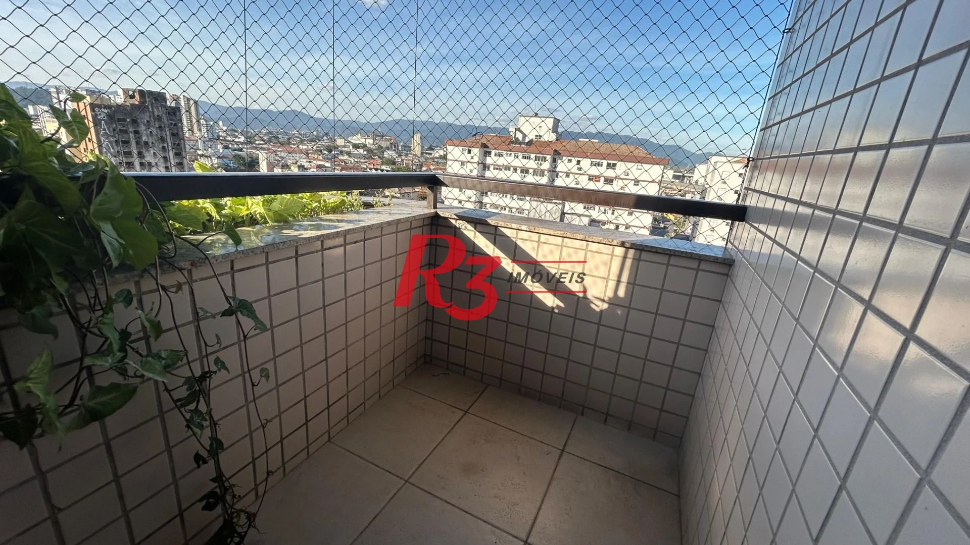 Cobertura com 3 dormitórios à venda, 275 m² por R$ 1.600.000,00 - Embaré - Santos/SP