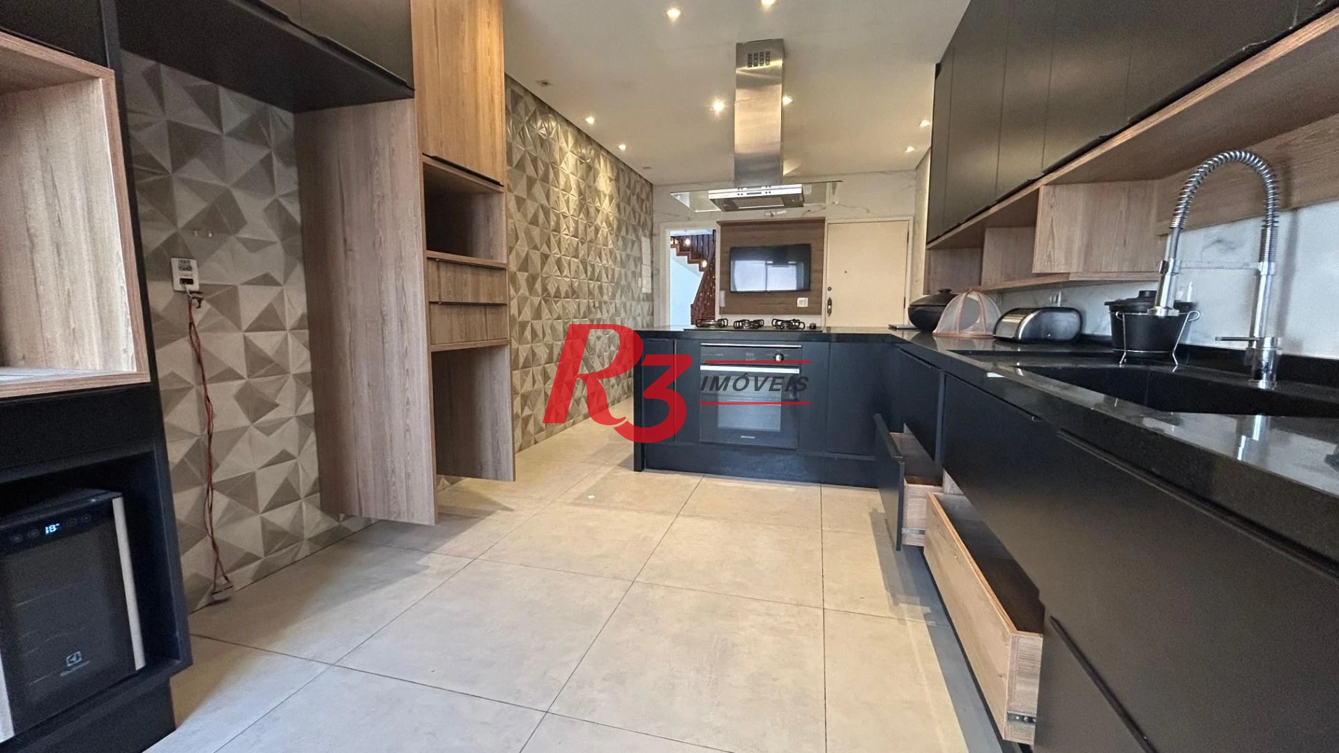 Cobertura com 3 dormitórios à venda, 275 m² por R$ 1.600.000,00 - Embaré - Santos/SP