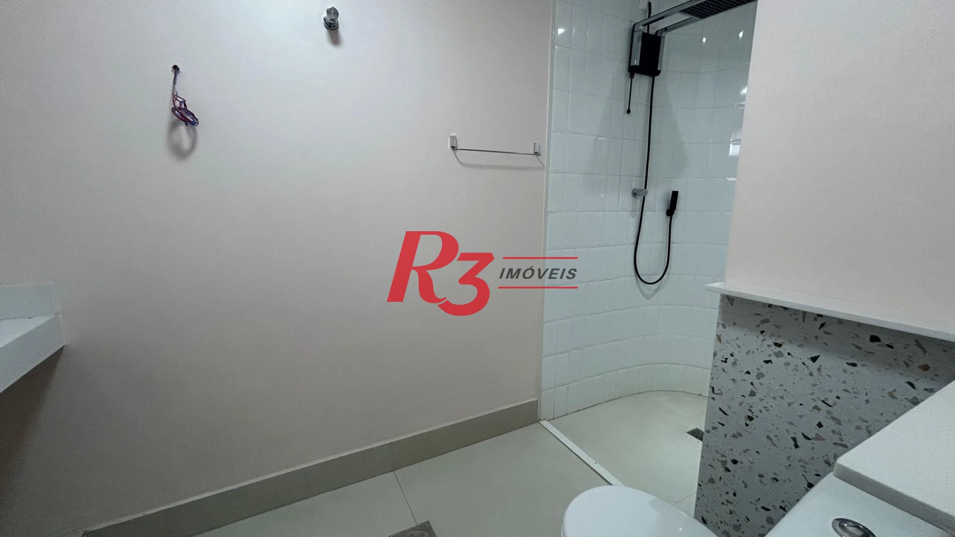 Cobertura com 3 dormitórios à venda, 275 m² por R$ 1.600.000,00 - Embaré - Santos/SP