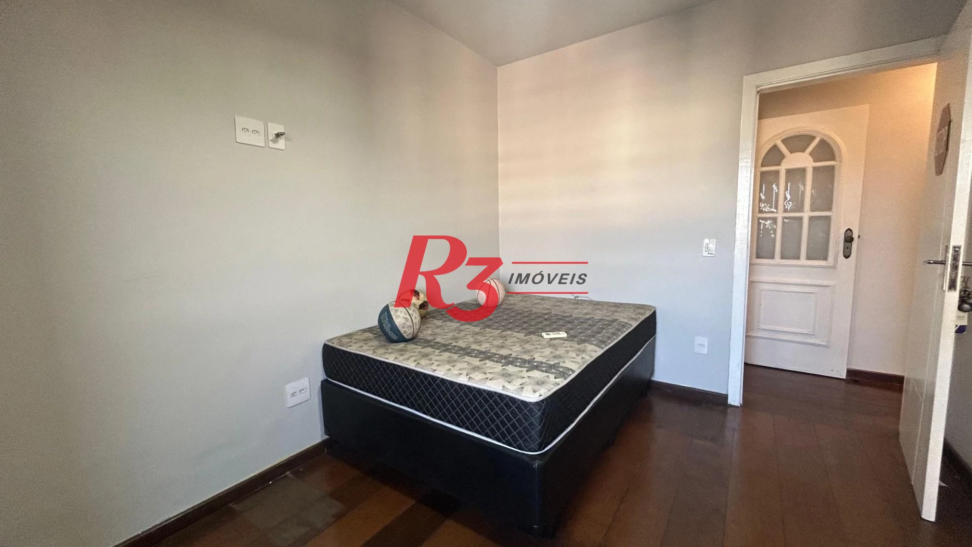 Cobertura com 3 dormitórios à venda, 275 m² por R$ 1.600.000,00 - Embaré - Santos/SP