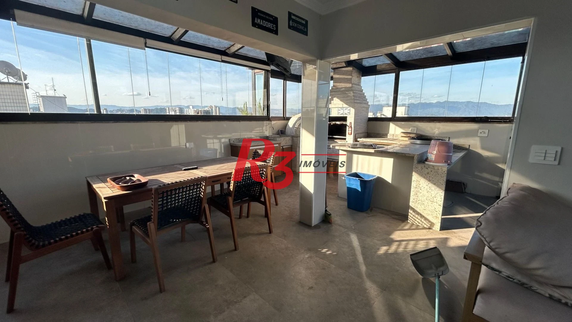 Cobertura com 3 dormitórios à venda, 275 m² por R$ 1.600.000,00 - Embaré - Santos/SP