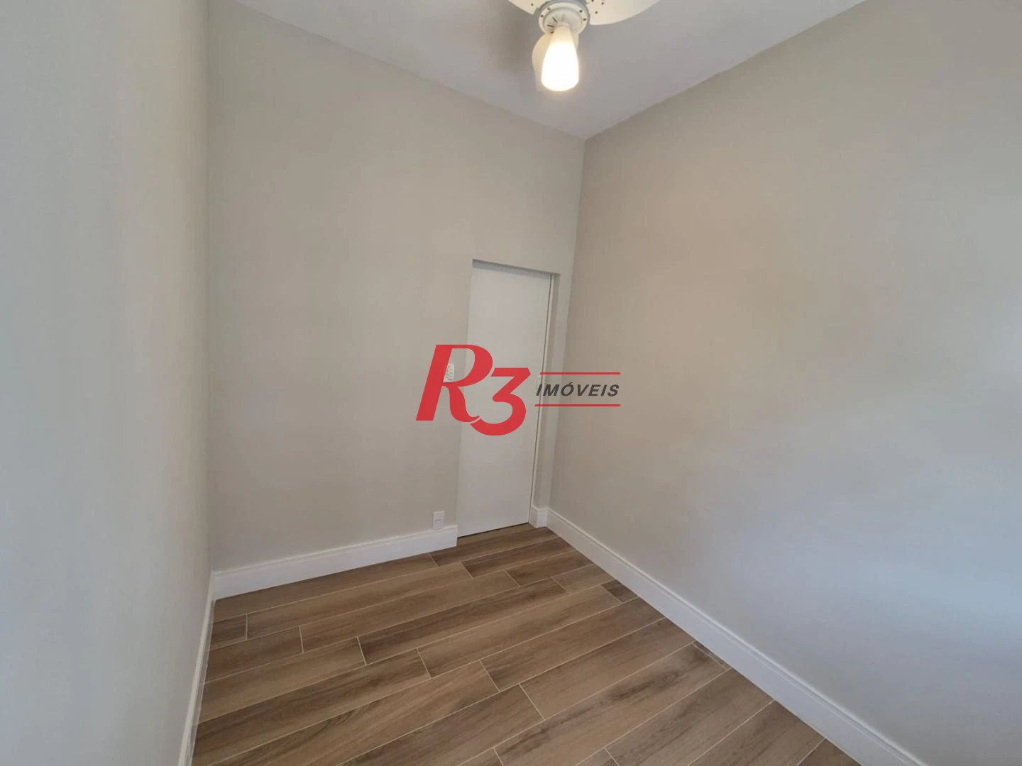 Apartamento com 2 dormitórios à venda, 55 m² por R$ 470.000,00 - Boqueirão - Santos/SP