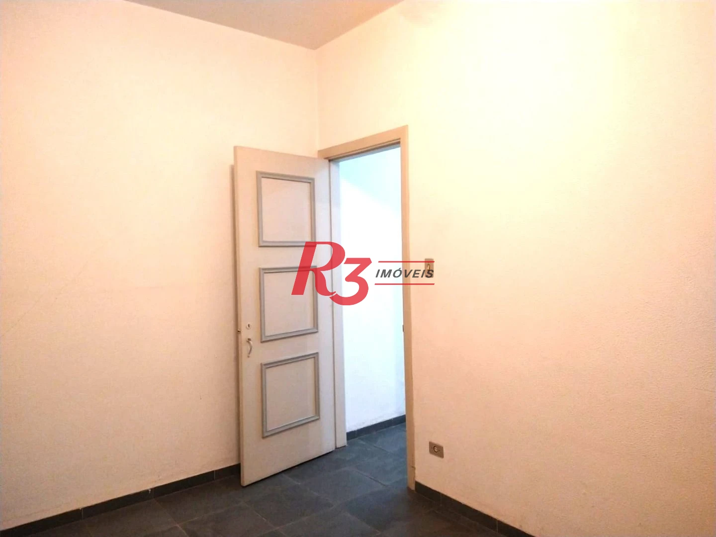 Apartamento com 2 dormitórios à venda, 114 m² por R$ 550.000,00 - Boqueirão - Santos/SP