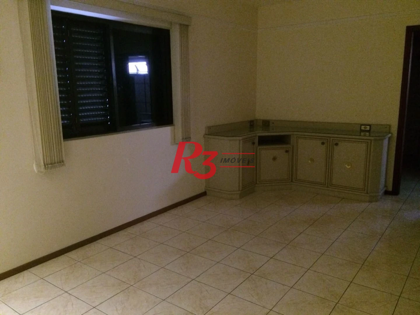 Casa com 5 dormitórios, 270 m² - venda por R$ 2.075.000,00 ou aluguel por R$ 11.500,00/mês - Ponta da Praia - Santos/SP