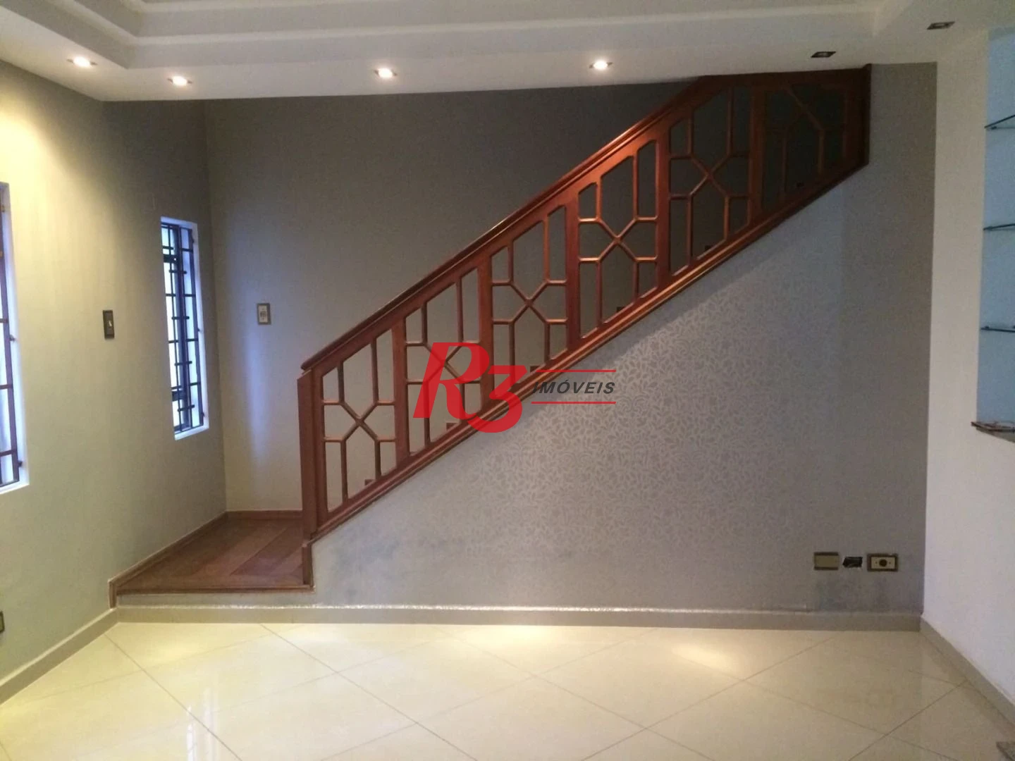 Casa com 5 dormitórios, 270 m² - venda por R$ 2.075.000,00 ou aluguel por R$ 11.500,00/mês - Ponta da Praia - Santos/SP