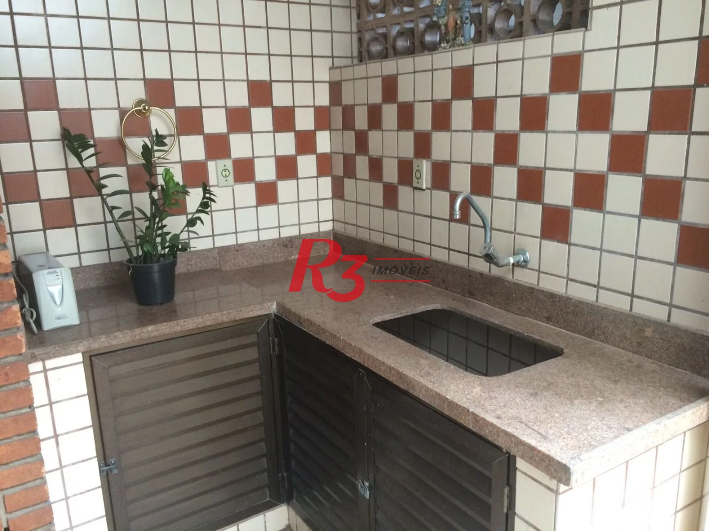 Casa com 5 dormitórios, 270 m² - venda por R$ 2.075.000,00 ou aluguel por R$ 11.500,00/mês - Ponta da Praia - Santos/SP