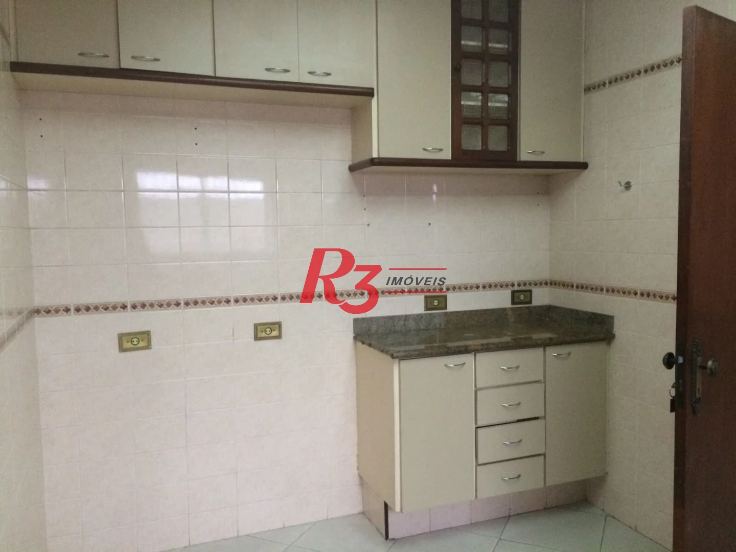 Casa com 5 dormitórios, 270 m² - venda por R$ 2.075.000,00 ou aluguel por R$ 11.500,00/mês - Ponta da Praia - Santos/SP