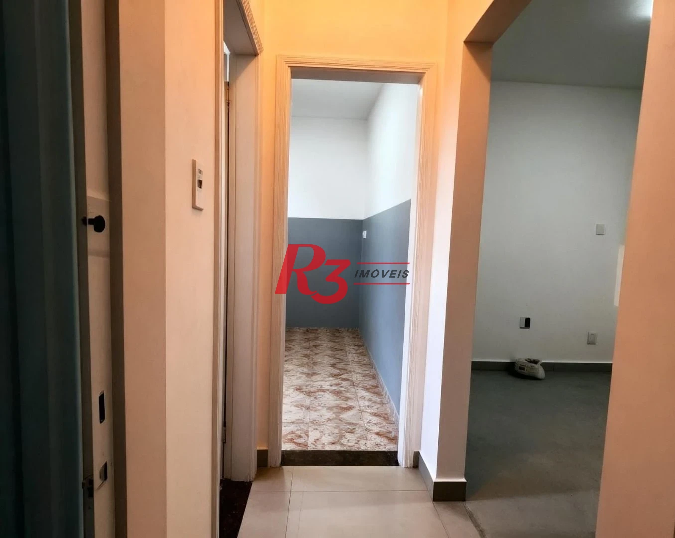 Apartamento com 2 dormitórios à venda, 60 m² por R$ 360.000,00 - Embaré - Santos/SP