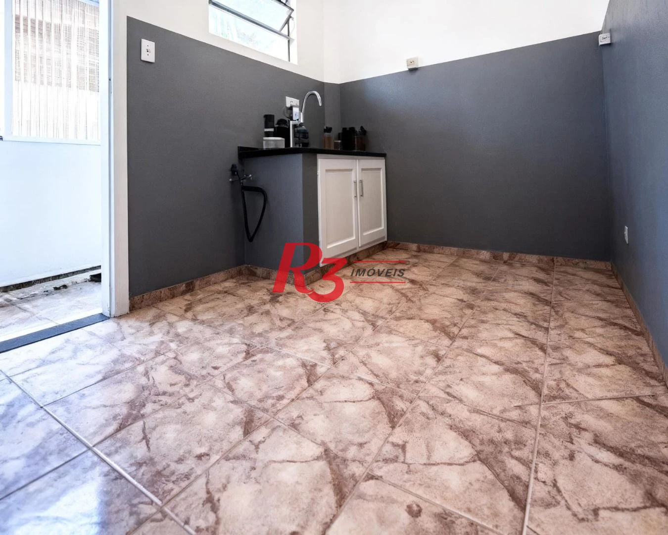 Apartamento com 2 dormitórios à venda, 60 m² por R$ 360.000,00 - Embaré - Santos/SP
