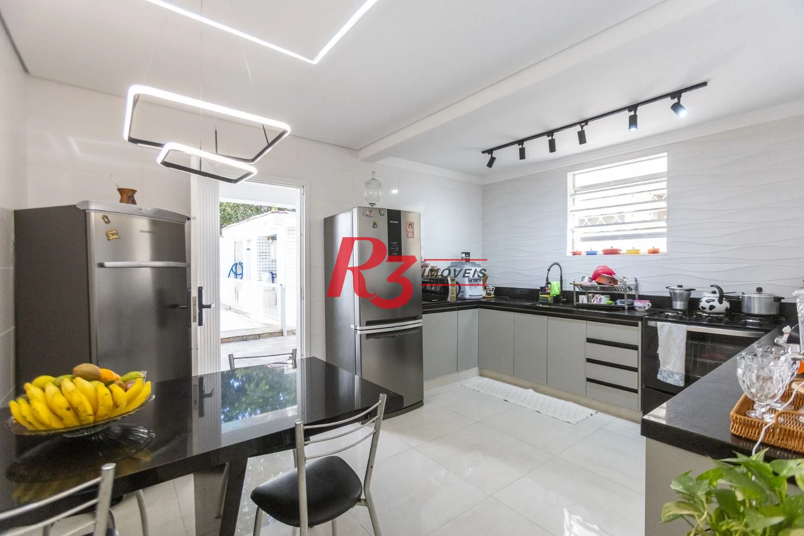 Sobrado com 3 dormitórios, 154 m² - venda por R$ 2.400.000,00 ou aluguel por R$ 15.570,38/mês - Boqueirão - Santos/SP
