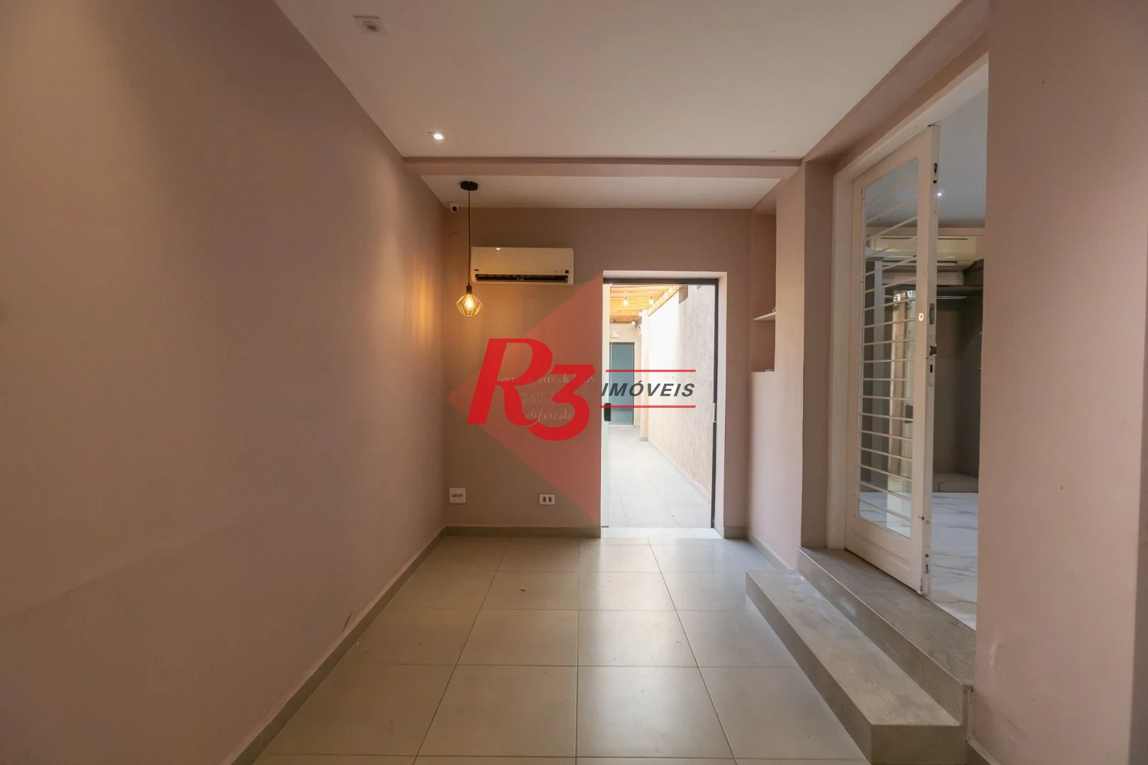 Sobrado com 3 dormitórios para alugar, 200 m² por R$ 15.000,01/mês - Gonzaga - Santos/SP