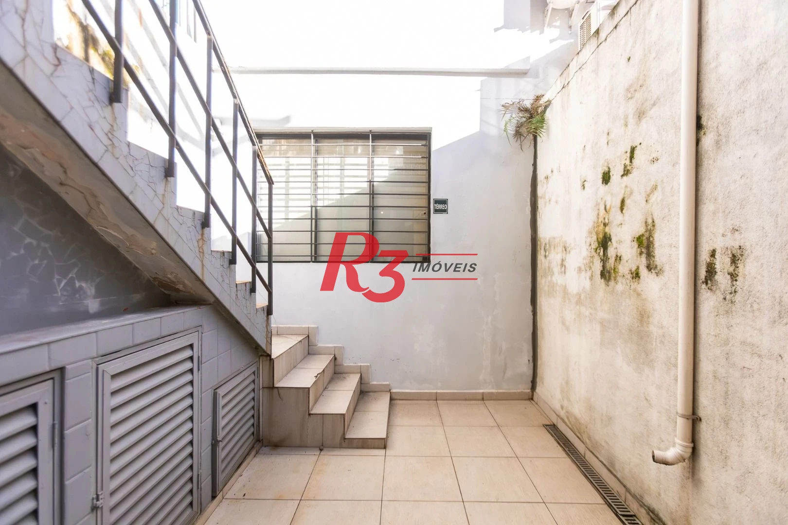 Sobrado com 3 dormitórios para alugar, 200 m² por R$ 15.000,01/mês - Gonzaga - Santos/SP
