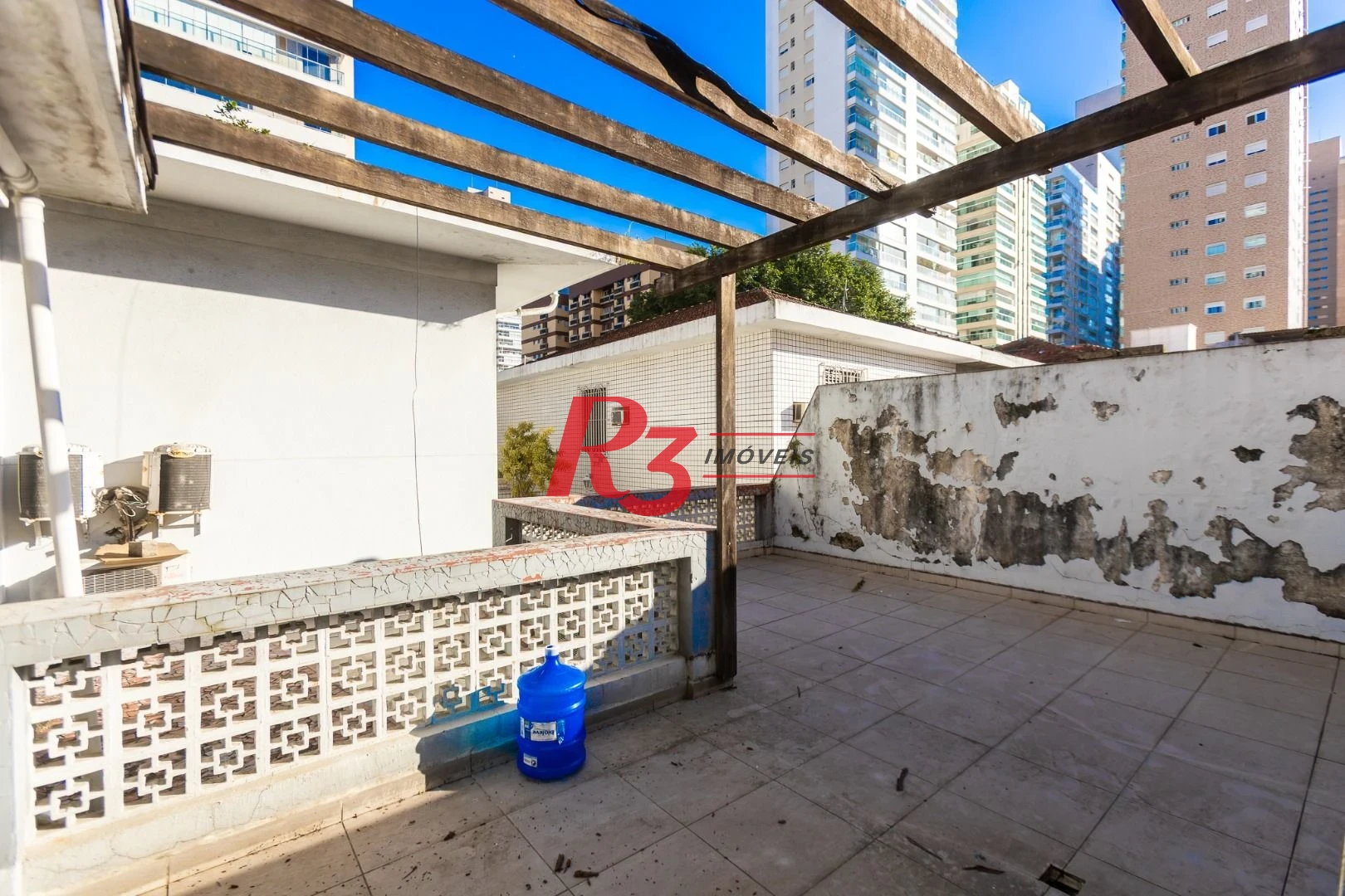 Sobrado com 3 dormitórios para alugar, 200 m² por R$ 15.000,01/mês - Gonzaga - Santos/SP