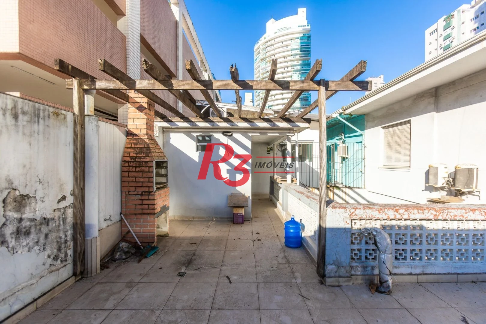 Sobrado com 3 dormitórios para alugar, 200 m² por R$ 15.000,01/mês - Gonzaga - Santos/SP