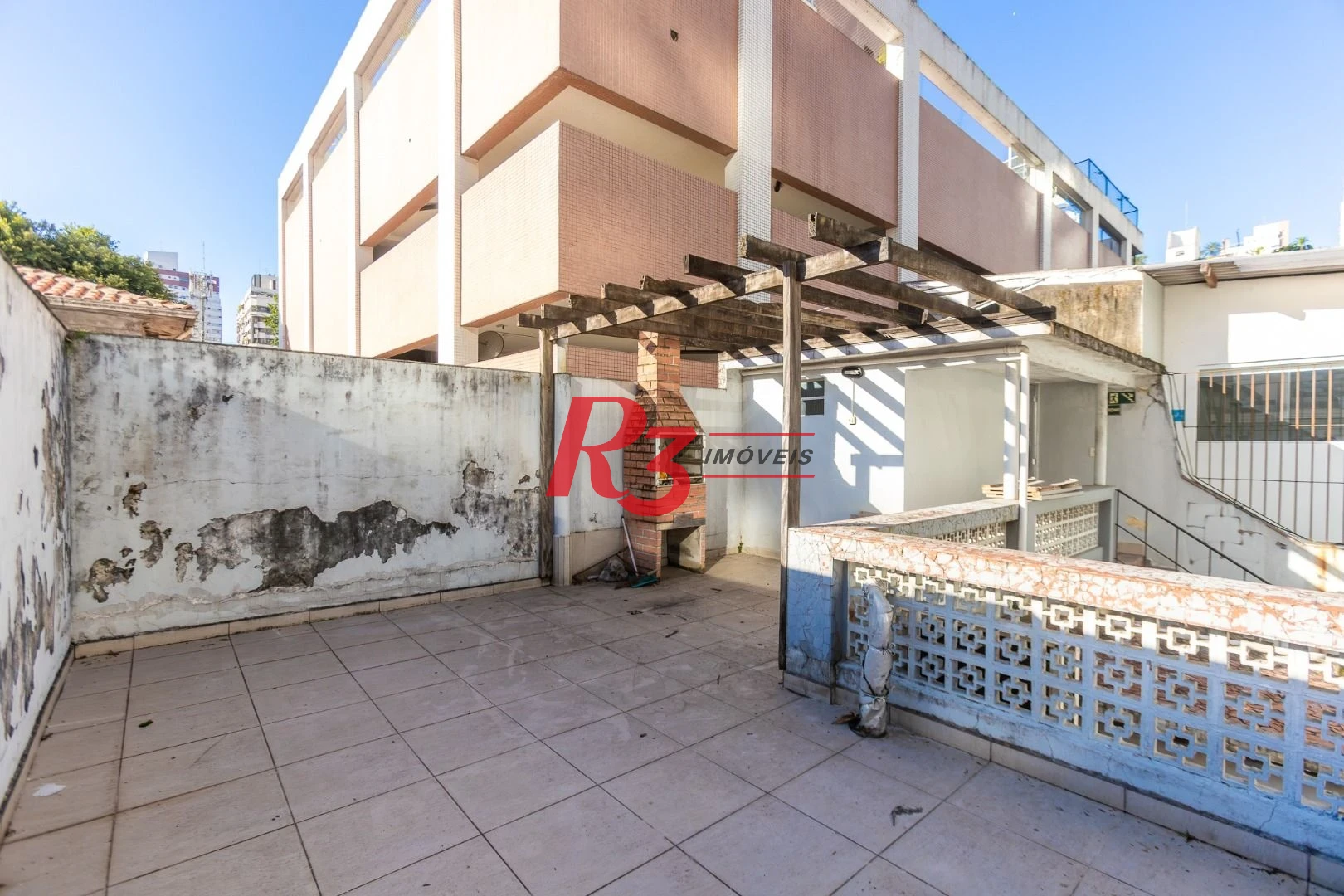 Sobrado com 3 dormitórios para alugar, 200 m² por R$ 15.000,01/mês - Gonzaga - Santos/SP