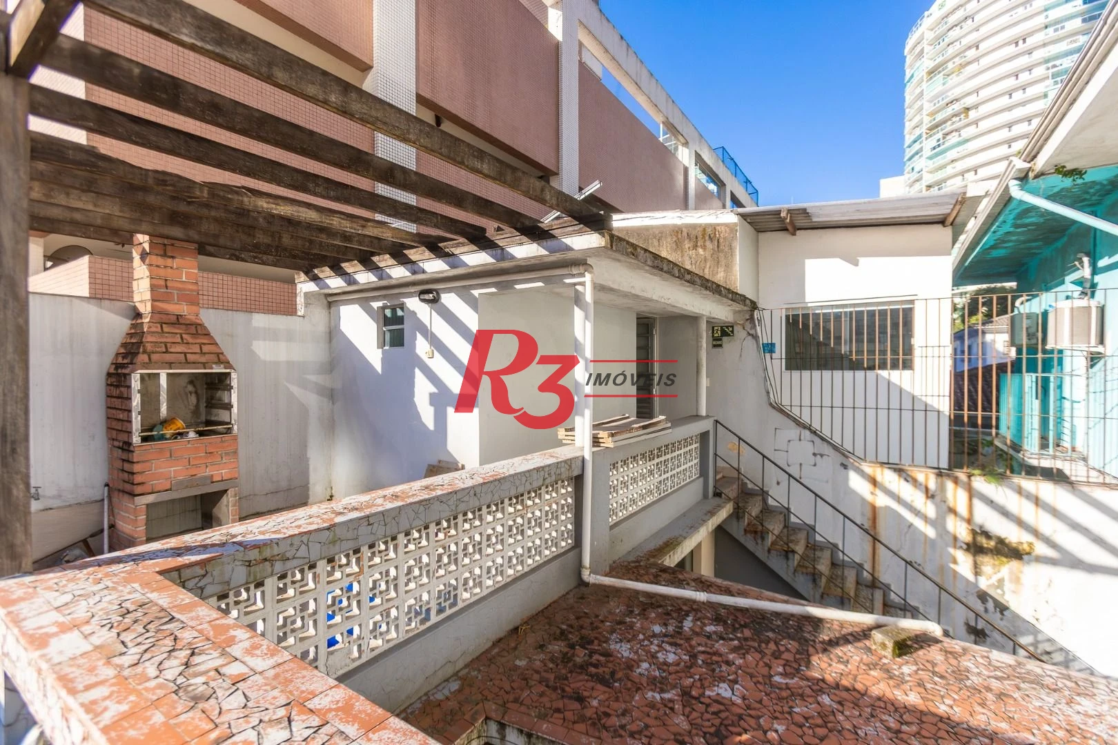 Sobrado com 3 dormitórios para alugar, 200 m² por R$ 15.000,01/mês - Gonzaga - Santos/SP