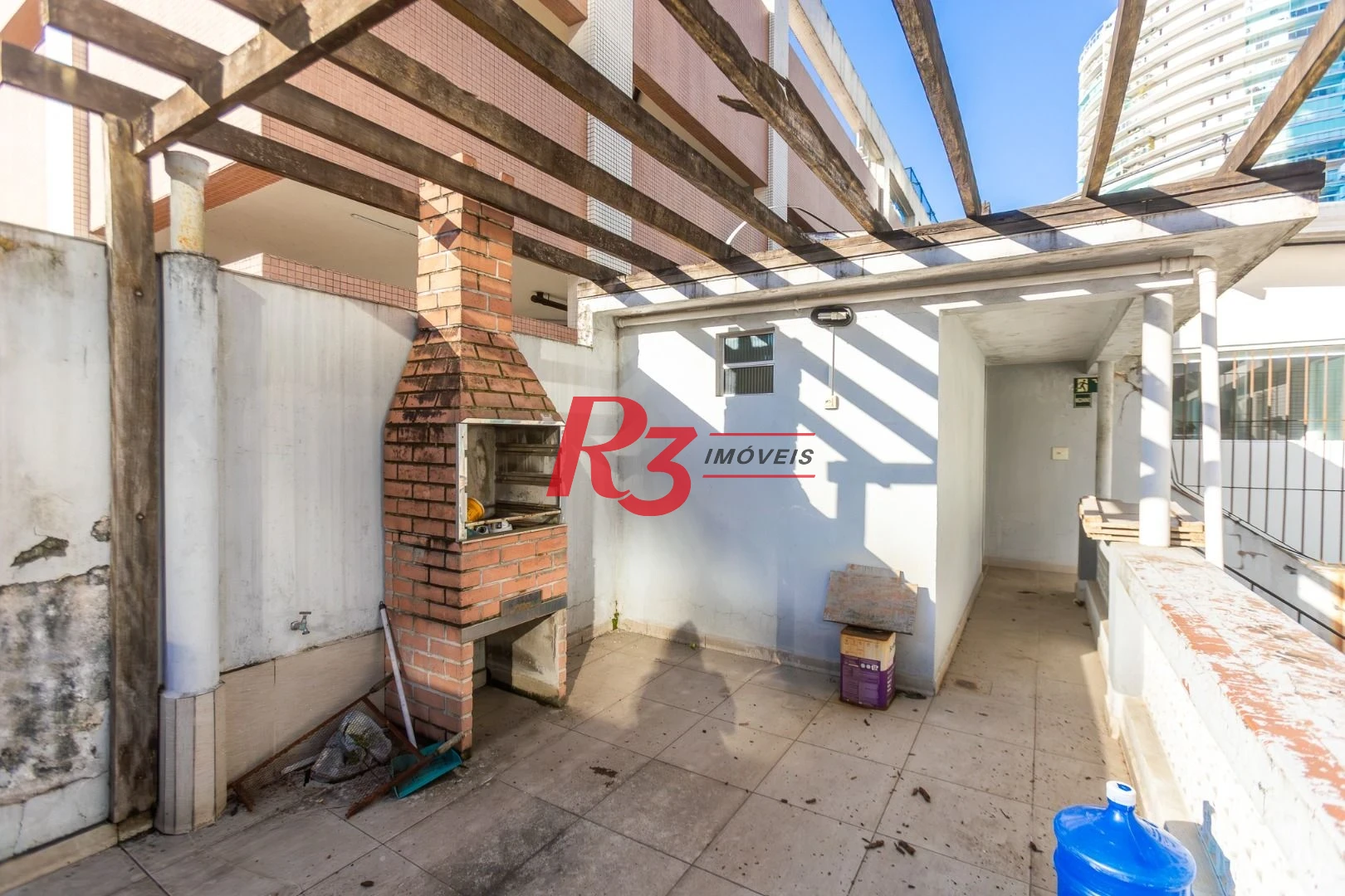 Sobrado com 3 dormitórios para alugar, 200 m² por R$ 15.000,01/mês - Gonzaga - Santos/SP