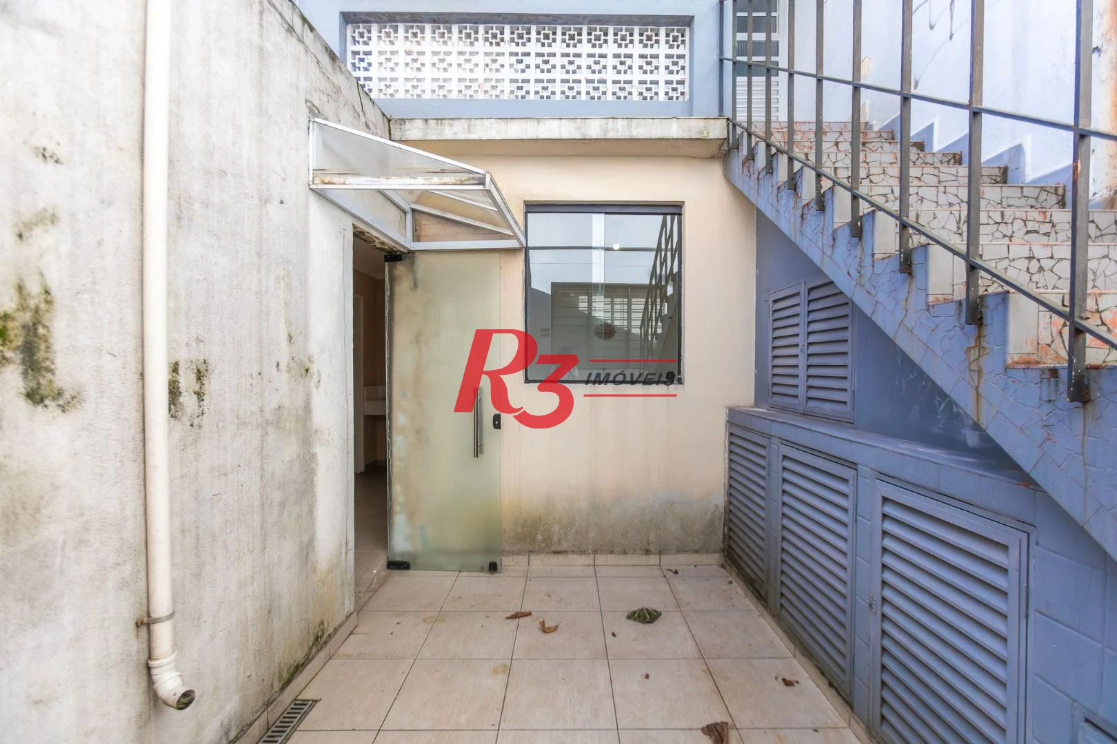 Sobrado com 3 dormitórios para alugar, 200 m² por R$ 15.000,01/mês - Gonzaga - Santos/SP