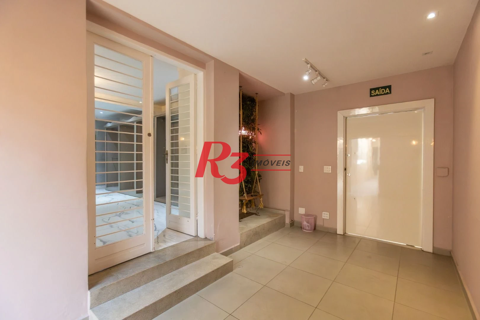 Sobrado com 3 dormitórios para alugar, 200 m² por R$ 15.000,01/mês - Gonzaga - Santos/SP