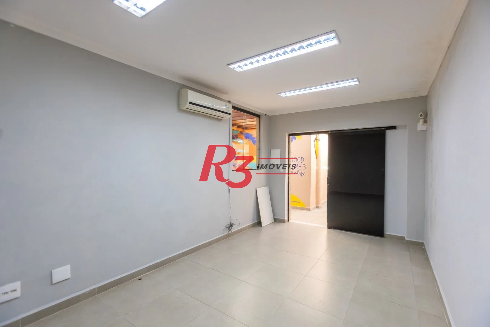 Sobrado com 3 dormitórios para alugar, 200 m² por R$ 15.000,01/mês - Gonzaga - Santos/SP