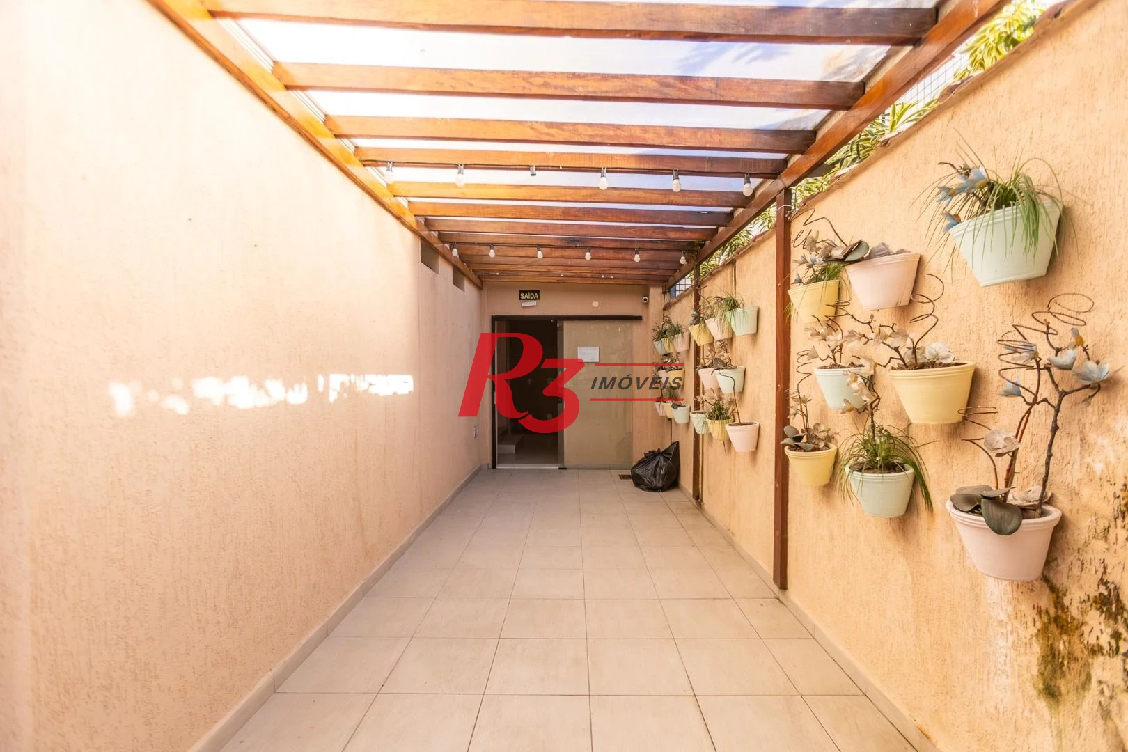 Sobrado com 3 dormitórios para alugar, 200 m² por R$ 15.000,01/mês - Gonzaga - Santos/SP
