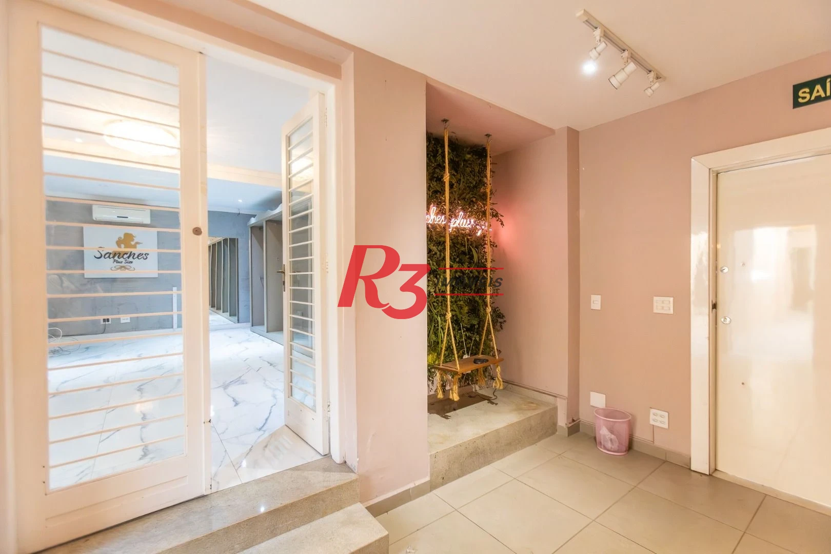 Sobrado com 3 dormitórios para alugar, 200 m² por R$ 15.000,01/mês - Gonzaga - Santos/SP