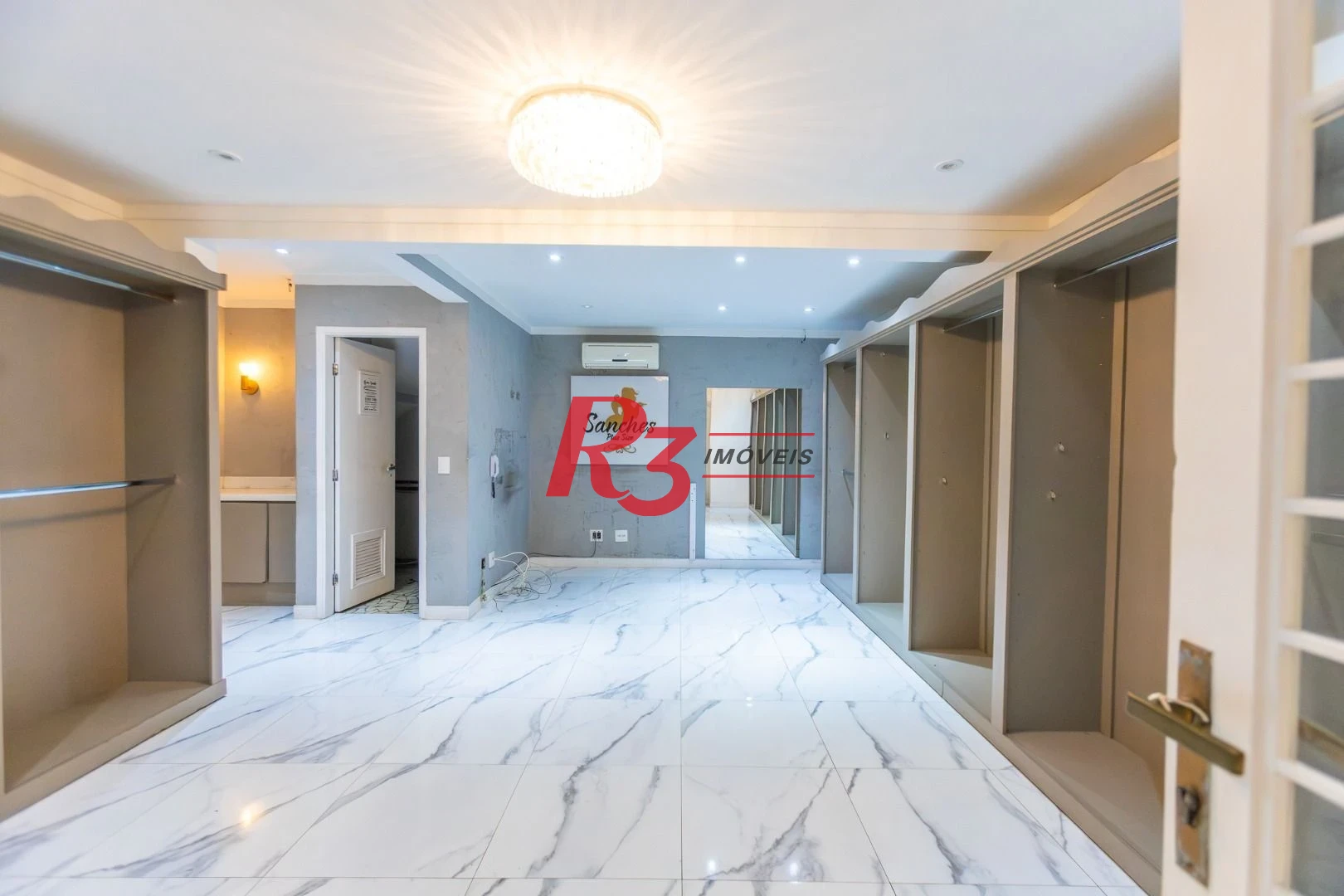 Sobrado com 3 dormitórios para alugar, 200 m² por R$ 15.000,01/mês - Gonzaga - Santos/SP