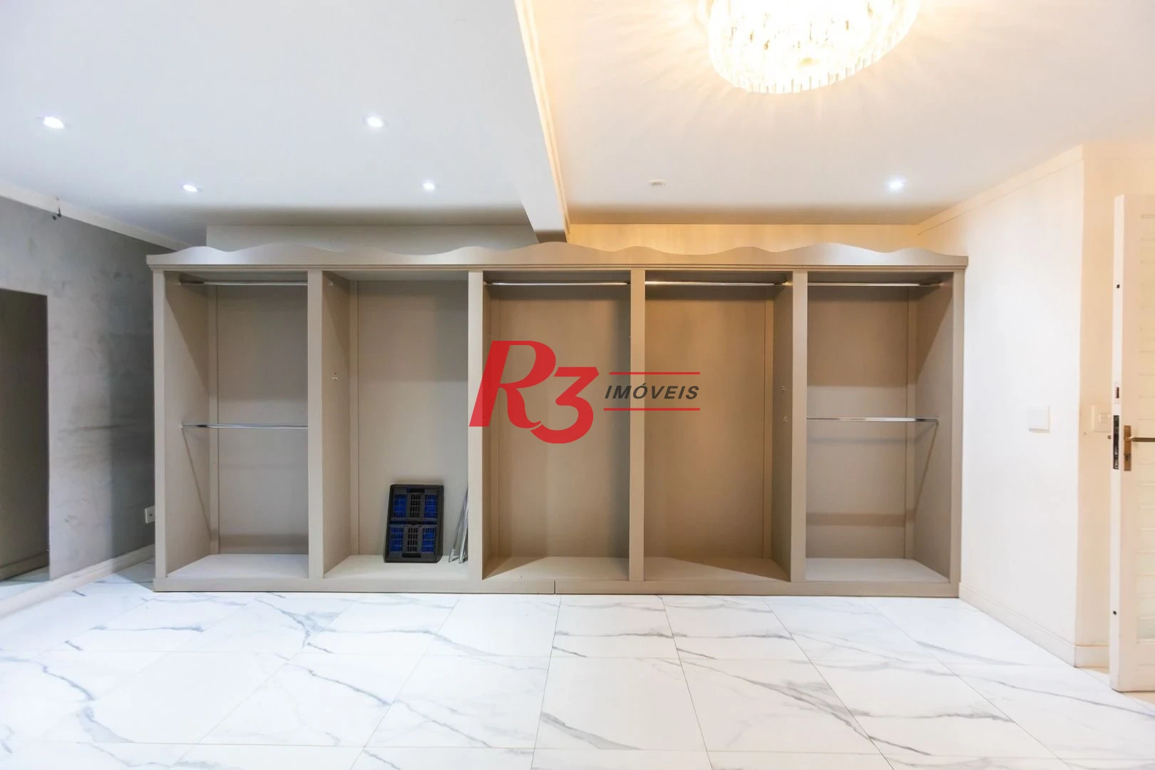 Sobrado com 3 dormitórios para alugar, 200 m² por R$ 15.000,01/mês - Gonzaga - Santos/SP