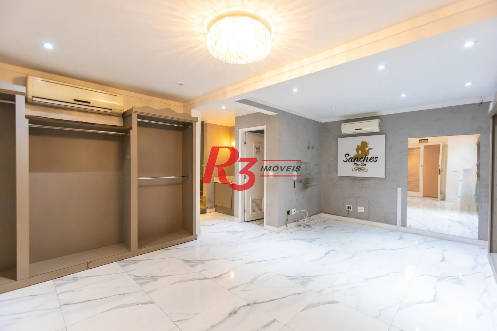 Sobrado com 3 dormitórios para alugar, 200 m² por R$ 15.000,01/mês - Gonzaga - Santos/SP