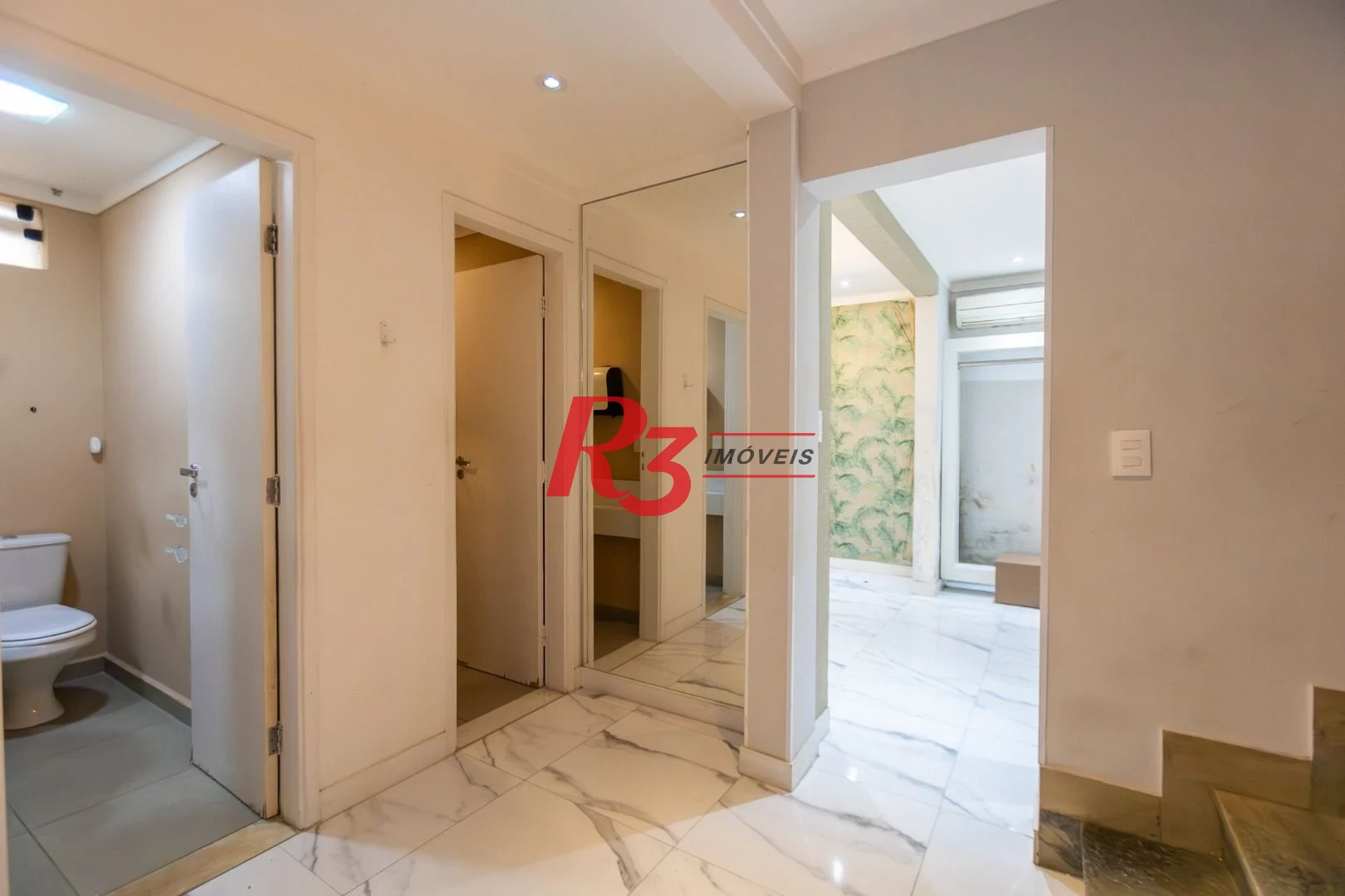 Sobrado com 3 dormitórios para alugar, 200 m² por R$ 15.000,01/mês - Gonzaga - Santos/SP