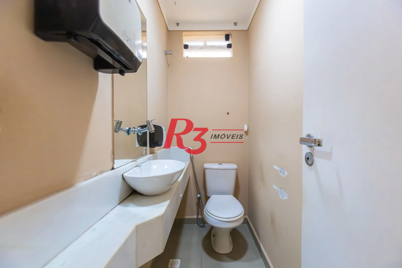 Sobrado com 3 dormitórios para alugar, 200 m² por R$ 15.000,01/mês - Gonzaga - Santos/SP