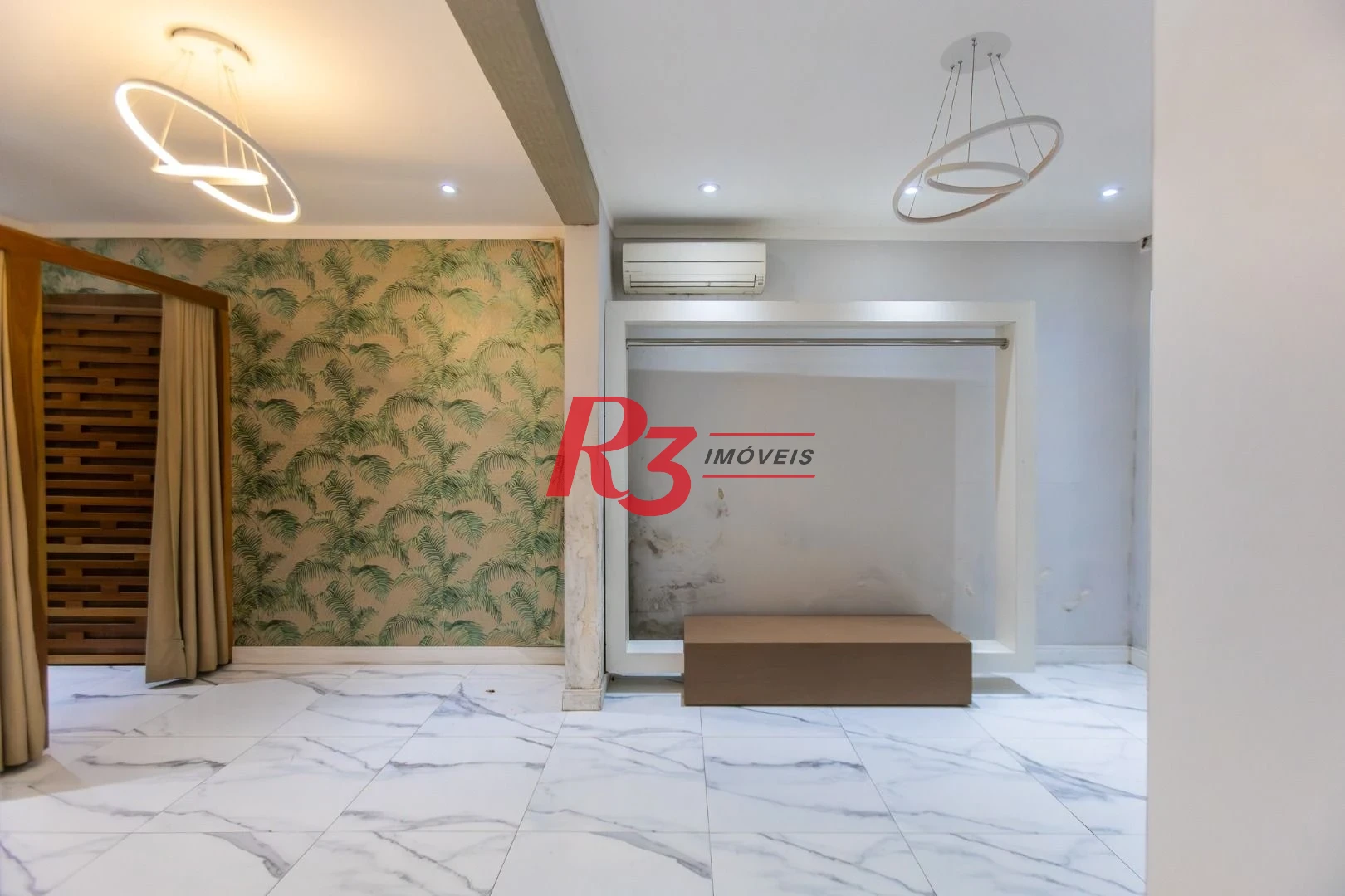 Sobrado com 3 dormitórios para alugar, 200 m² por R$ 15.000,01/mês - Gonzaga - Santos/SP