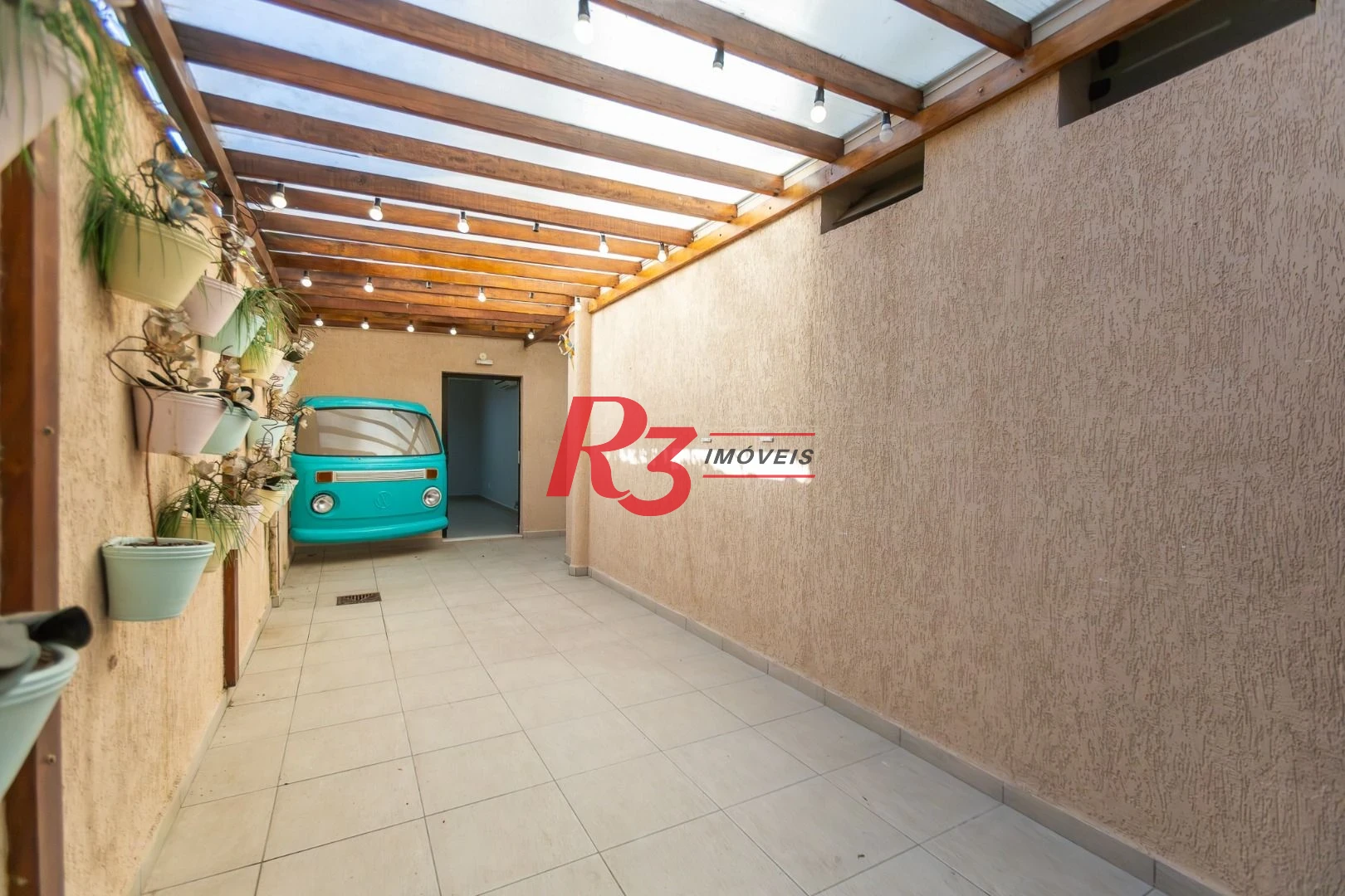 Sobrado com 3 dormitórios para alugar, 200 m² por R$ 15.000,01/mês - Gonzaga - Santos/SP