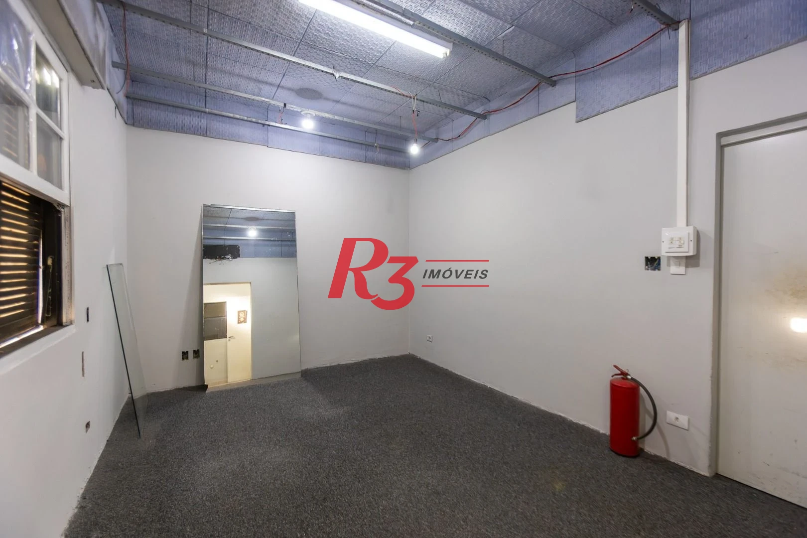 Sobrado com 3 dormitórios para alugar, 200 m² por R$ 15.000,01/mês - Gonzaga - Santos/SP