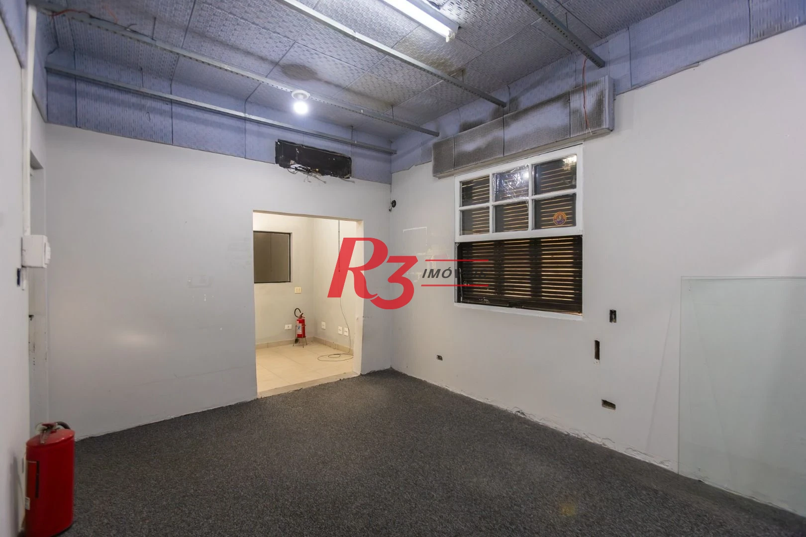 Sobrado com 3 dormitórios para alugar, 200 m² por R$ 15.000,01/mês - Gonzaga - Santos/SP